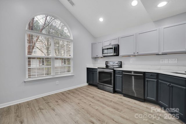 8041 Christmas Court, Charlotte, NC 28216