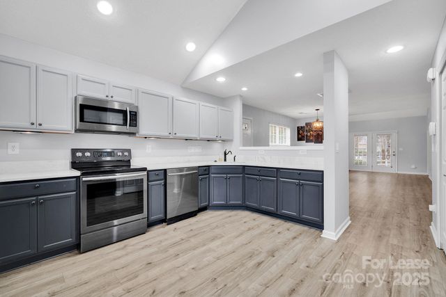 8041 Christmas Court, Charlotte, NC 28216