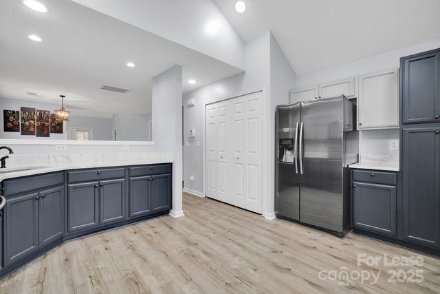 8041 Christmas Court, Charlotte, NC 28216