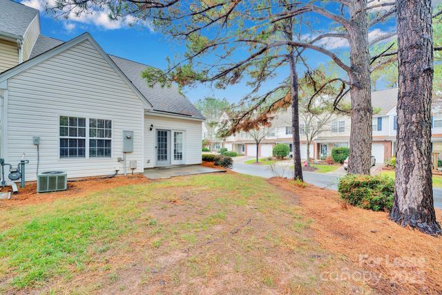 8041 Christmas Court, Charlotte, NC 28216
