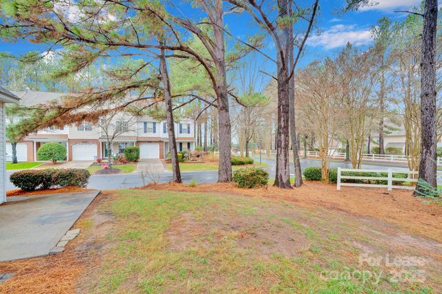 8041 Christmas Court, Charlotte, NC 28216