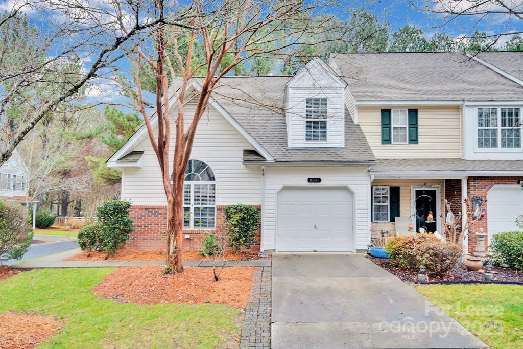 8041 Christmas Court, Charlotte, NC 28216