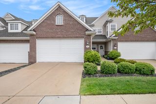 2925 N Knightsbridge Circle, Ann Arbor, MI 48105