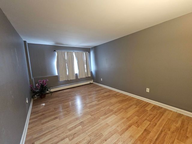 126 Mammoth Rd Apt 4, Hooksett, NH 03106