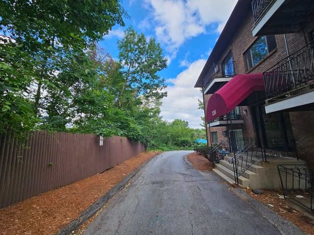 126 Mammoth Rd Apt 4, Hooksett, NH 03106