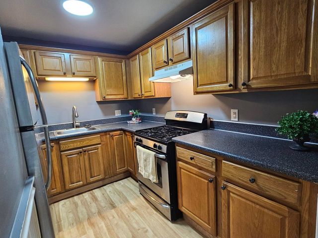 126 Mammoth Rd Apt 4, Hooksett, NH 03106