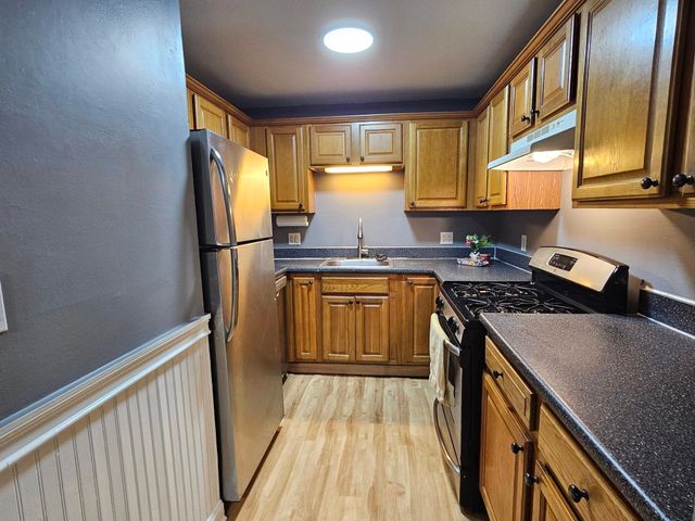 126 Mammoth Rd Apt 4, Hooksett, NH 03106