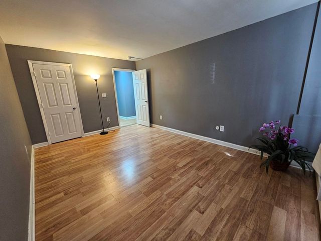 126 Mammoth Rd Apt 4, Hooksett, NH 03106