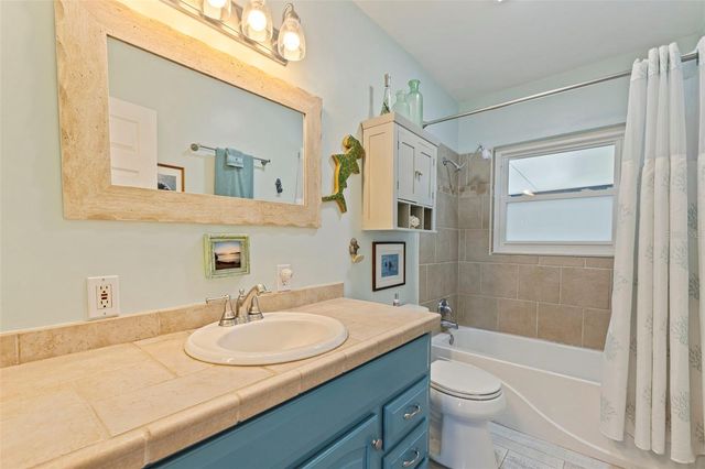 3767 25TH AVENUE N, St Petersburg, FL 33713