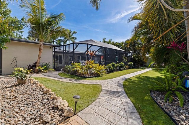 3767 25TH AVENUE N, St Petersburg, FL 33713