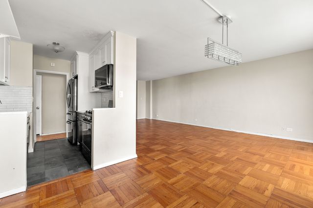 10210 66th Rd Apt 8D, New York City, NY 11375