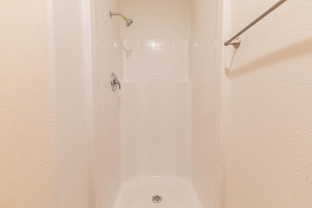 Image 11 of property listing at 7057 W Cattern, Fresno, CA 93722