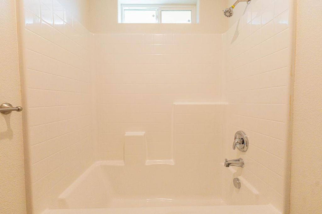 Image 14 of property listing at 7057 W Cattern, Fresno, CA 93722