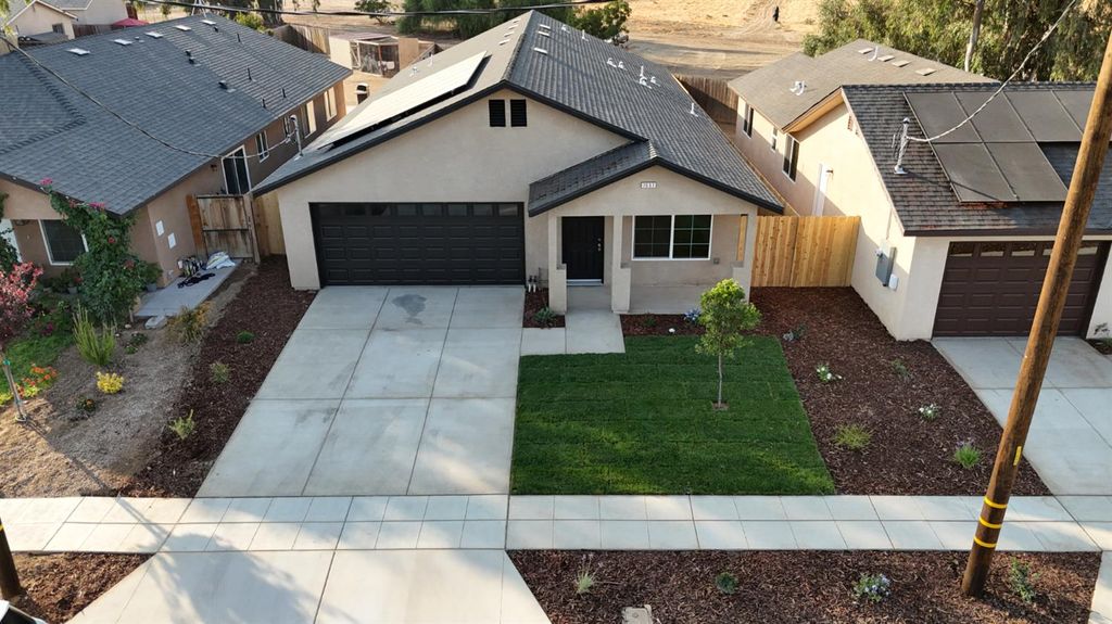 Image 17 of property listing at 7057 W Cattern, Fresno, CA 93722