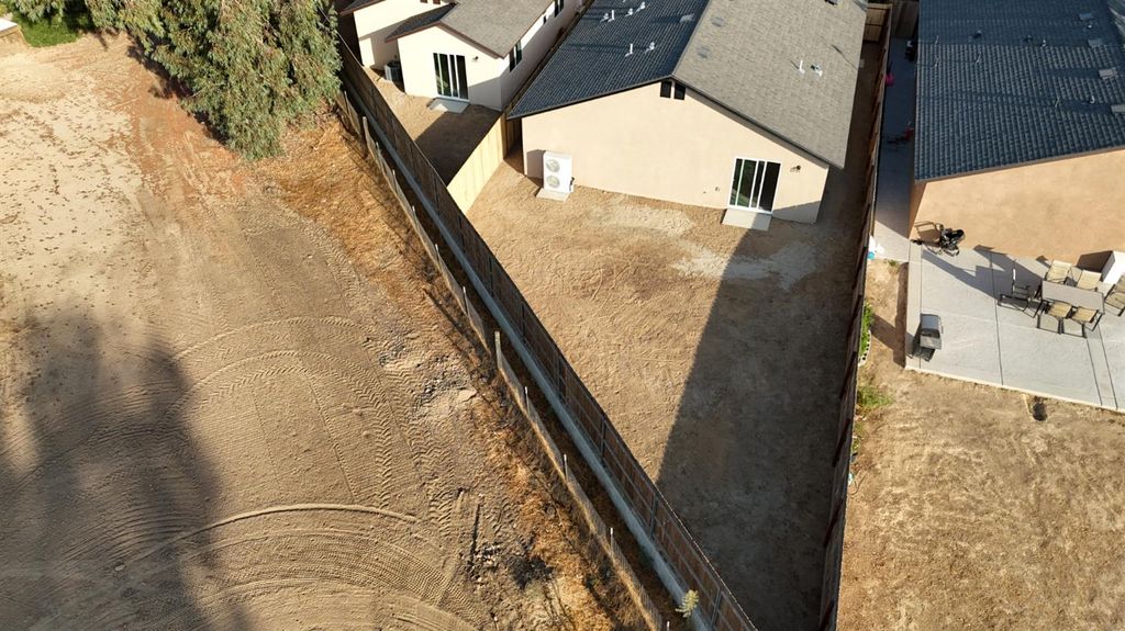 Image 19 of property listing at 7057 W Cattern, Fresno, CA 93722