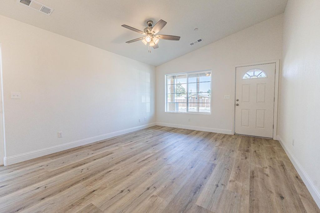 Image 2 of property listing at 7057 W Cattern, Fresno, CA 93722