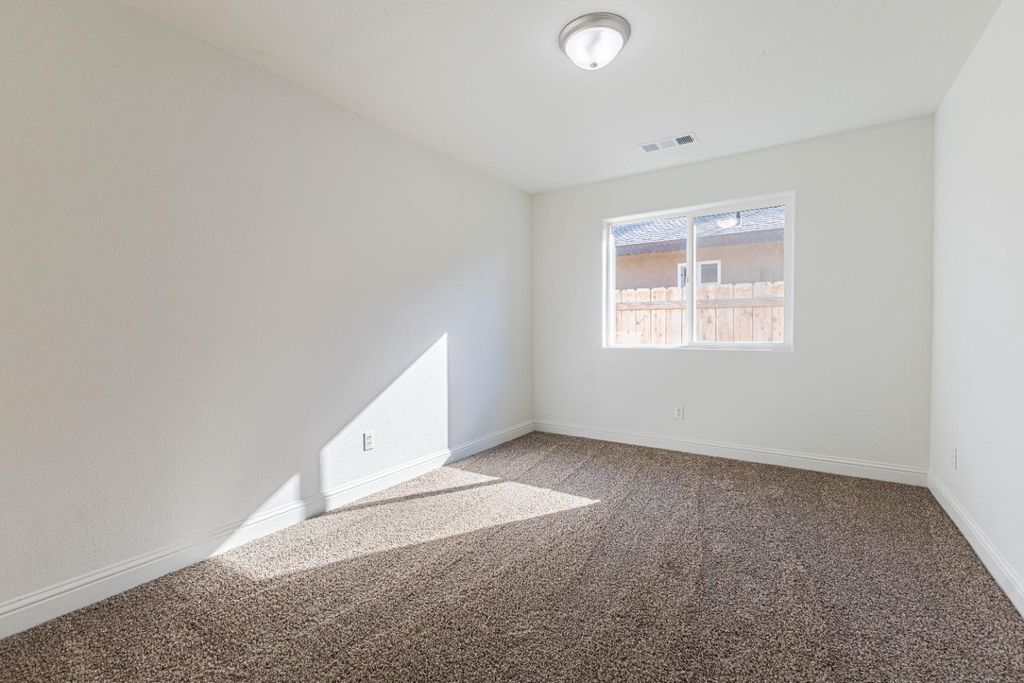 Image 6 of property listing at 7057 W Cattern, Fresno, CA 93722