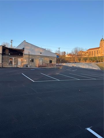 144-148 E Main St, Uniontown, PA 15401