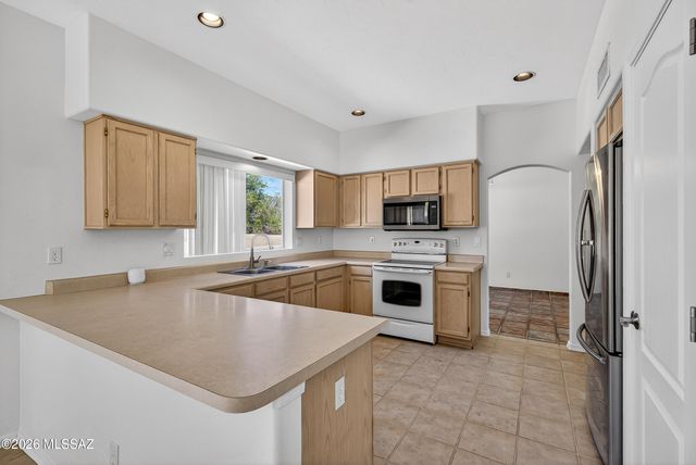 156 S Eastern Dawn Avenue, Tucson, AZ 85748