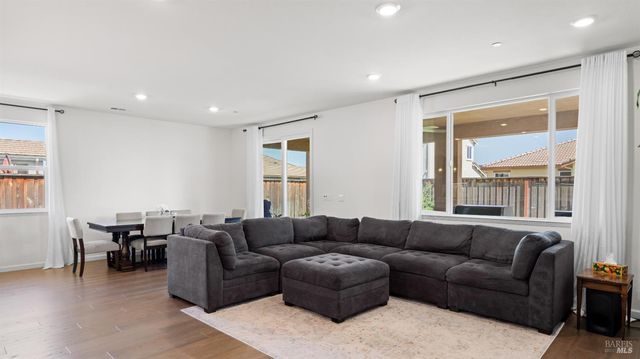 805 Broadfork Cir, Vacaville, CA 95687