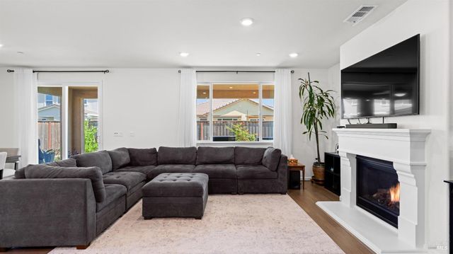 805 Broadfork Cir, Vacaville, CA 95687