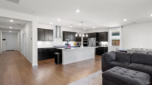 805 Broadfork Cir, Vacaville, CA 95687