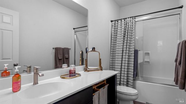 805 Broadfork Cir, Vacaville, CA 95687