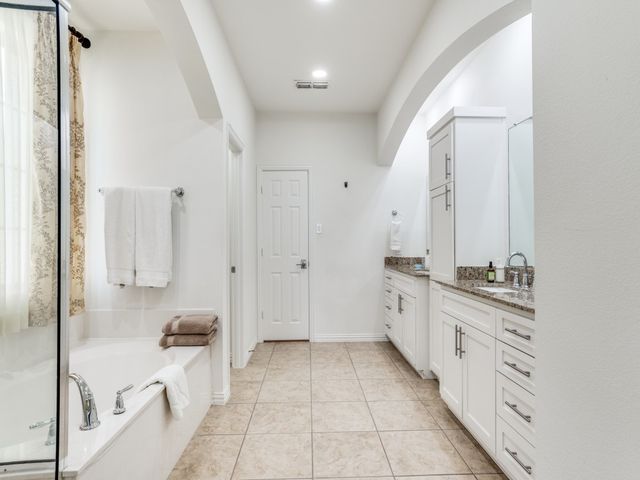 7110 Waterbury Drive, Rowlett, TX 75089