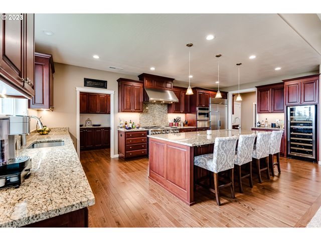 2623 CASCARA Dr, Eugene, OR 97403