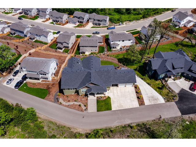 2623 CASCARA Dr, Eugene, OR 97403