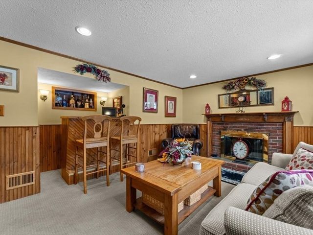 17 Childs Lane, Foxboro, MA 02035