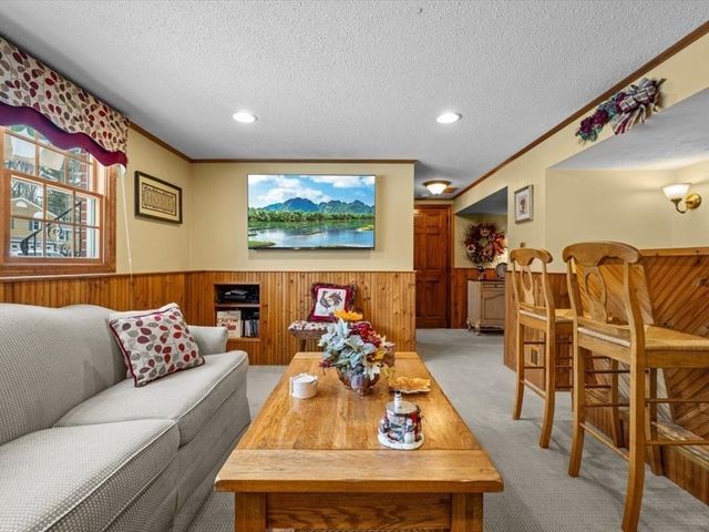 17 Childs Lane, Foxboro, MA 02035