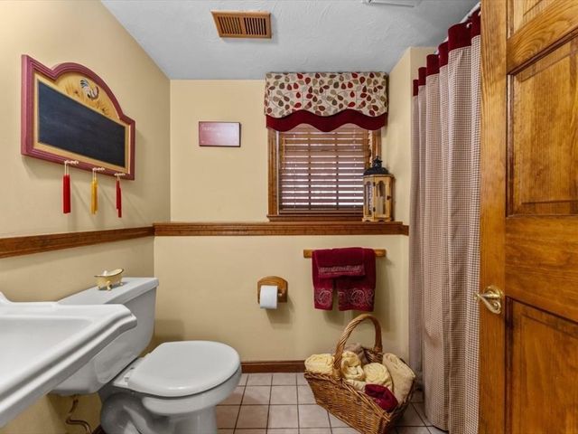 17 Childs Lane, Foxboro, MA 02035