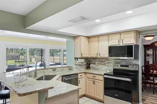 6004 9TH AVENUE W, Bradenton, FL 34209
