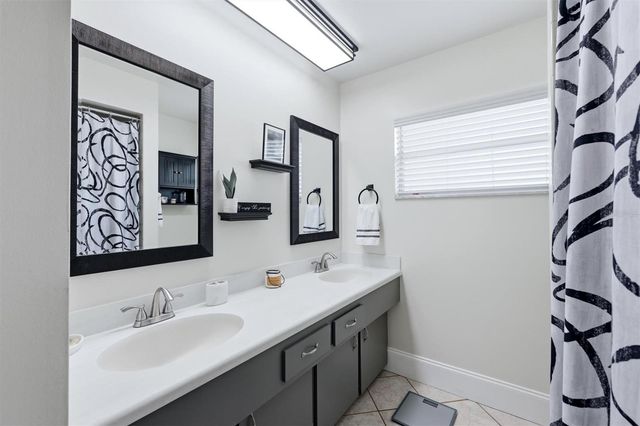 6004 9TH AVENUE W, Bradenton, FL 34209