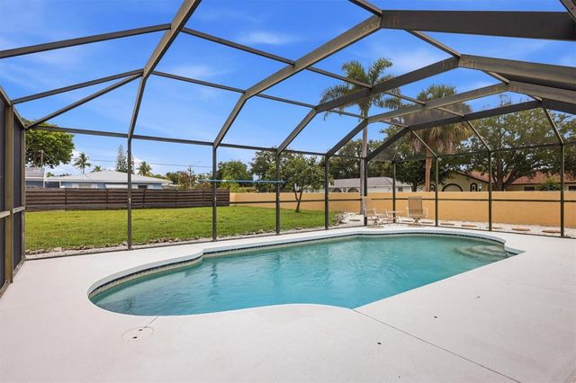 6004 9TH AVENUE W, Bradenton, FL 34209