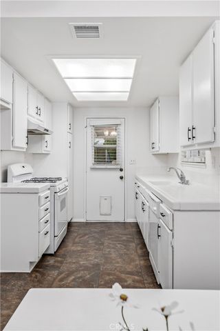 1828 W Avenue K9, Lancaster, CA 93534