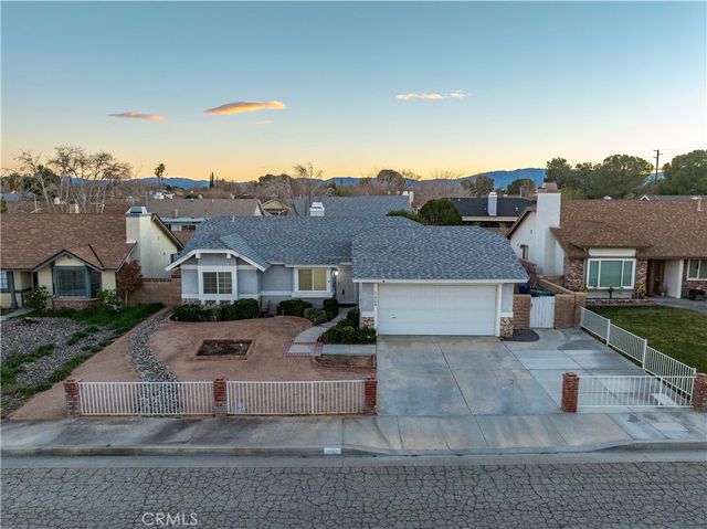 1828 W Avenue K9, Lancaster, CA 93534