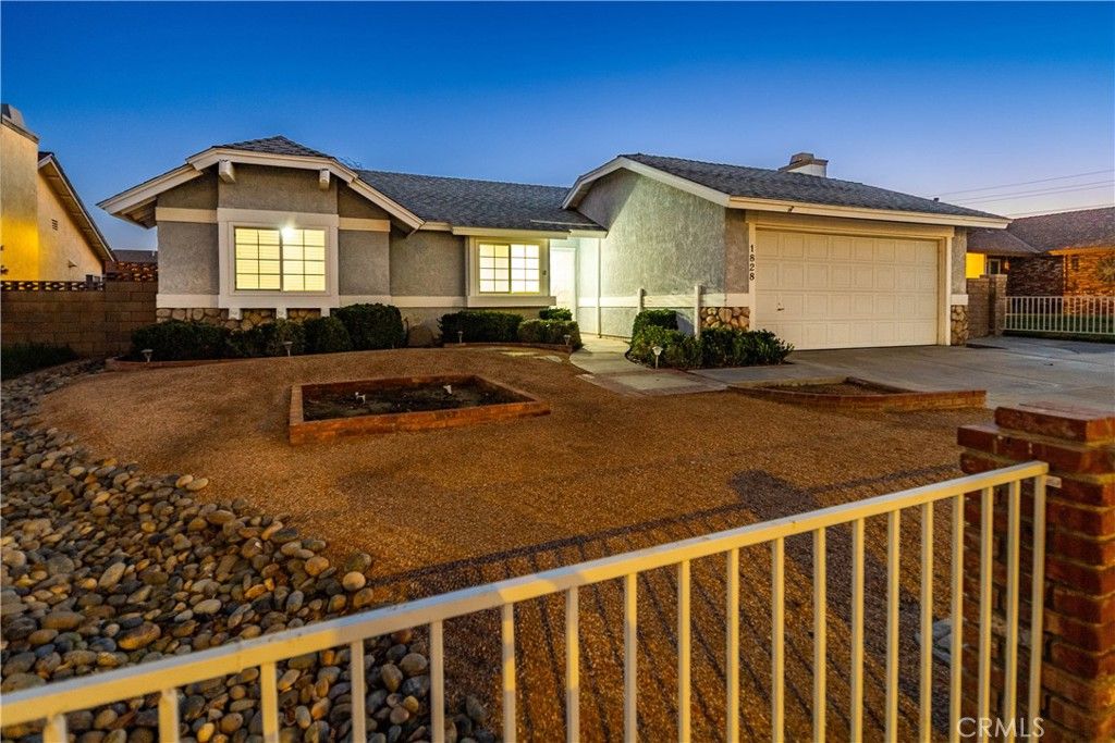 1828 W Avenue K9, Lancaster, CA 93534