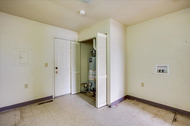 1516 E Del Mar, Wichita, KS 67216