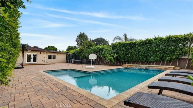 10855 Oro Vista, Sunland, CA 91040