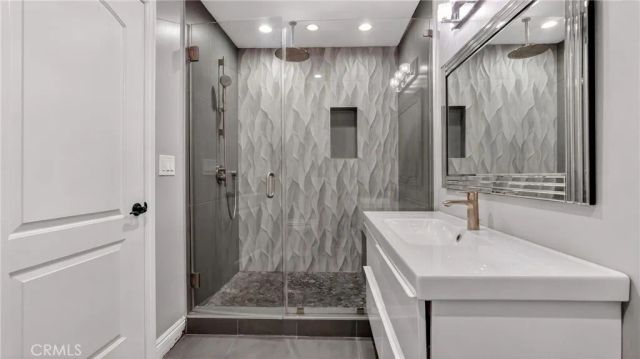 10855 Oro Vista, Sunland, CA 91040