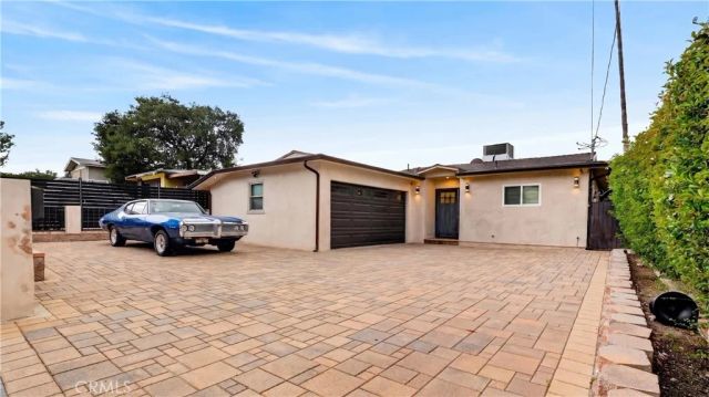 10855 Oro Vista, Sunland, CA 91040