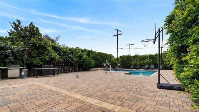 10855 Oro Vista, Sunland, CA 91040