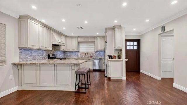 10855 Oro Vista, Sunland, CA 91040