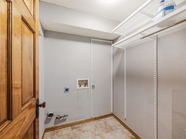 1929 Avignon Court, Carrollton, TX 75007