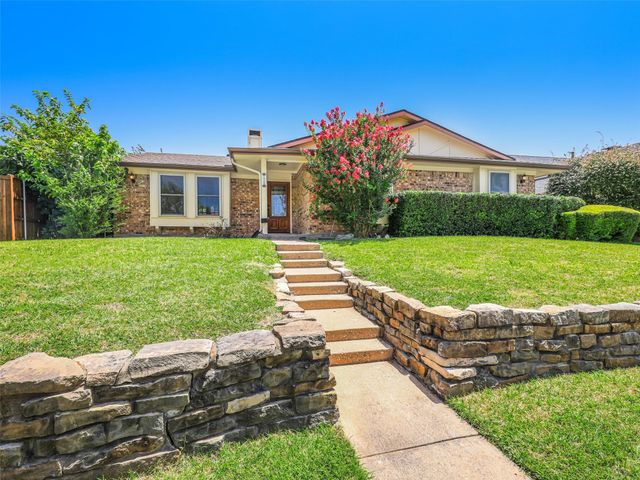 1929 Avignon Court, Carrollton, TX 75007