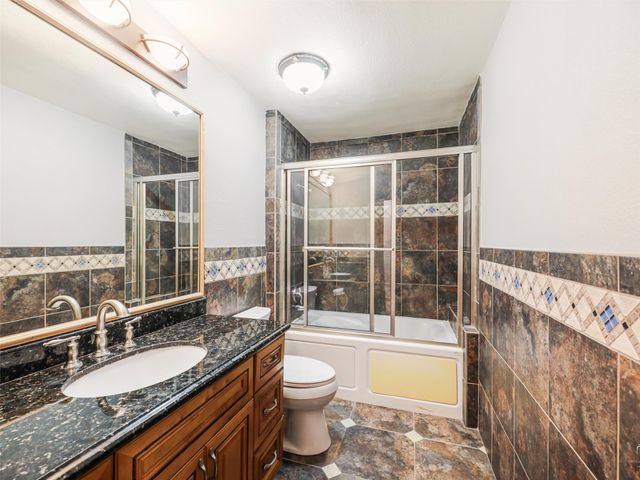 1929 Avignon Court, Carrollton, TX 75007