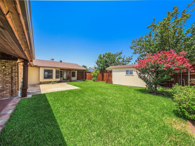 1929 Avignon Court, Carrollton, TX 75007