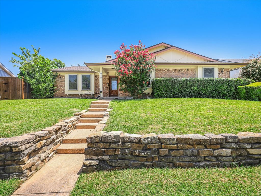 1929 Avignon Court, Carrollton, TX 75007